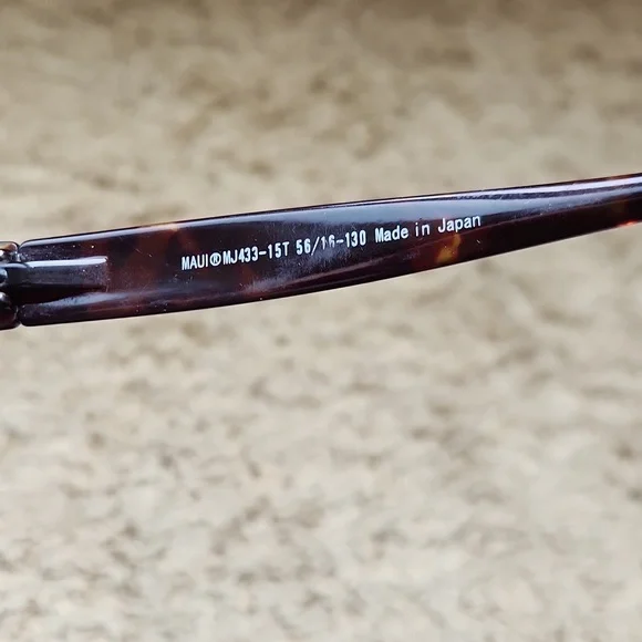 Maui Jim Tortoise Sunglasses with Blue Case - Picture 11 of 12